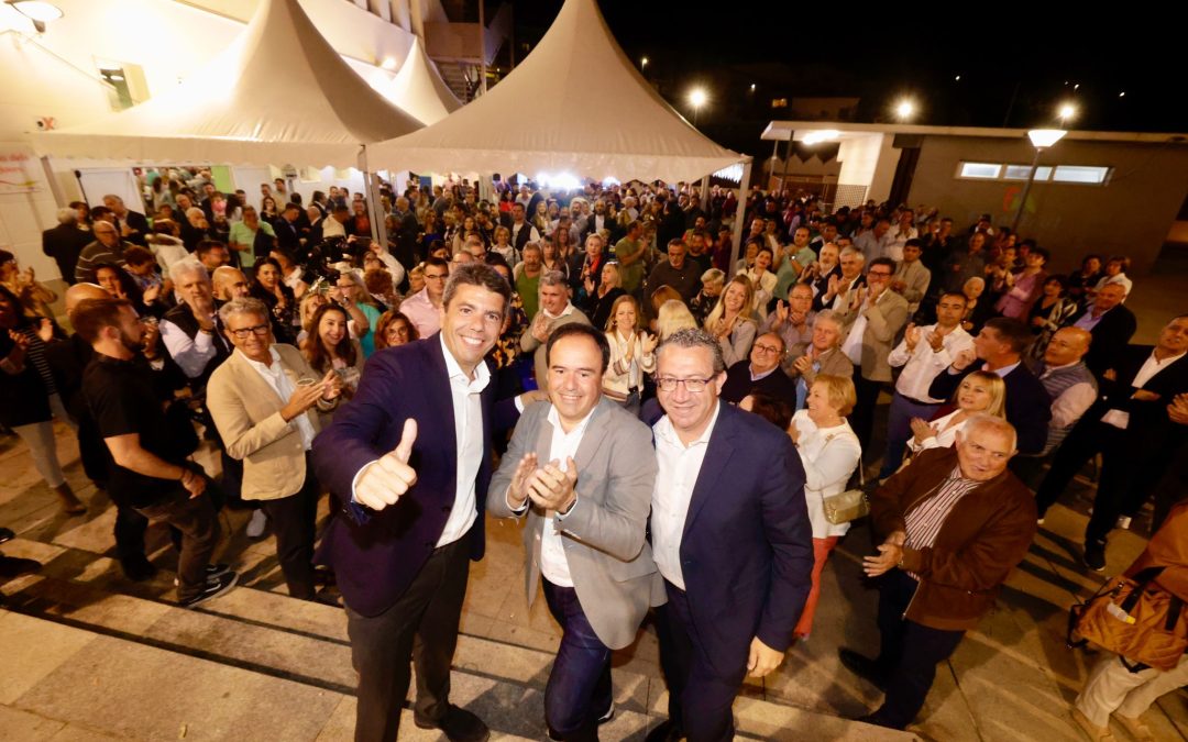 Más de 1.000 personas arropan a Juanfran Pérez Llorca en su presentación como candidato a la Alcaldía de Finestrat